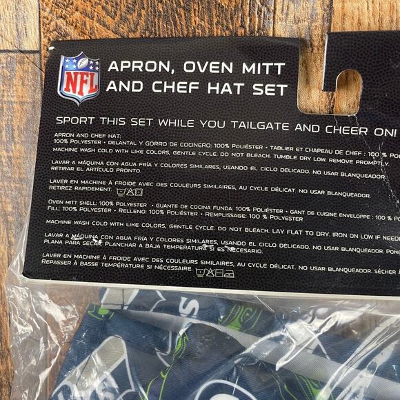 Northwest NFL 3 Piece Team Color and Logo Chef Set: Apron, Oven Mitt & Chef Hat - Picture 7 of 10